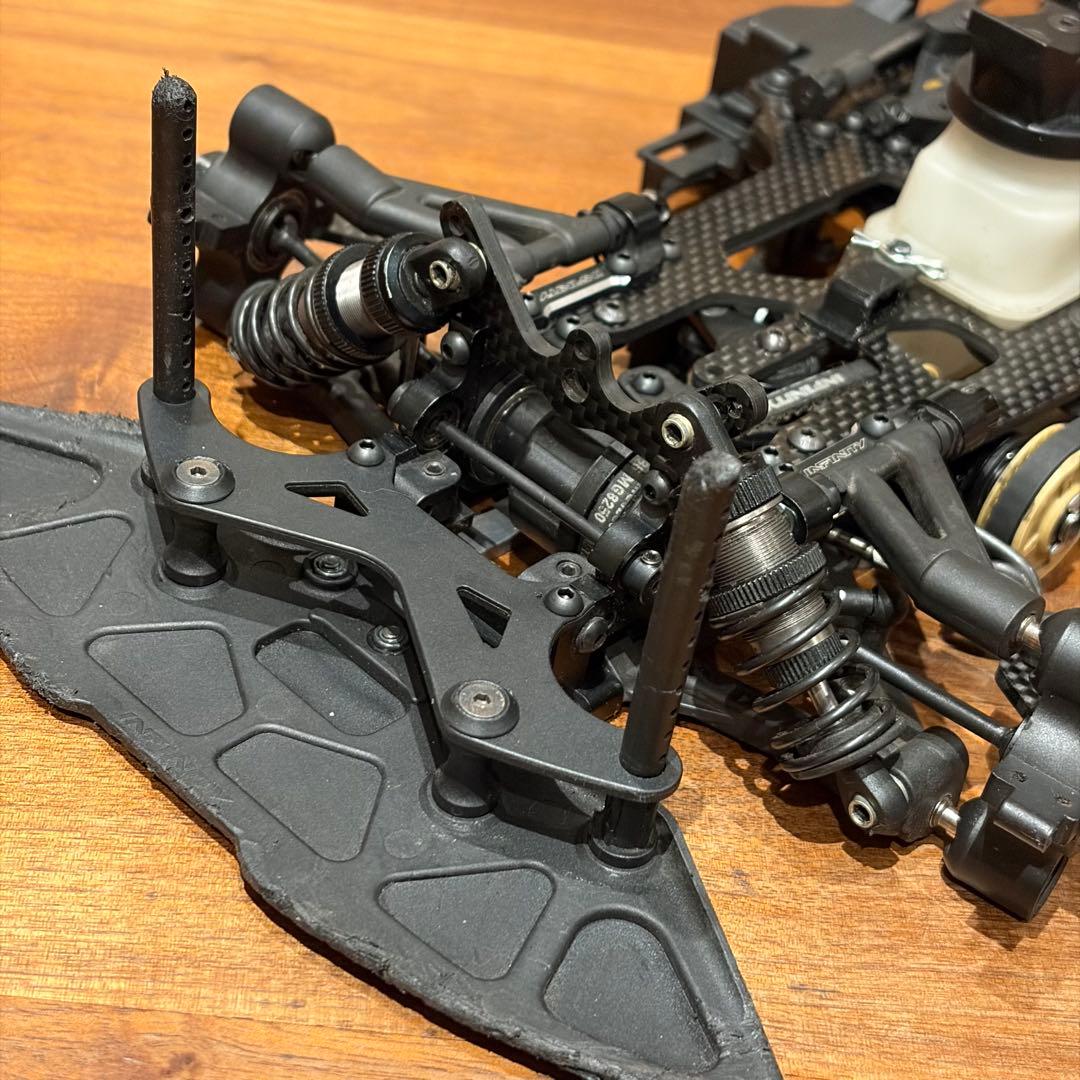 t*2様 INFINITY IF15 1/10GP ツーリングカーシャーシ