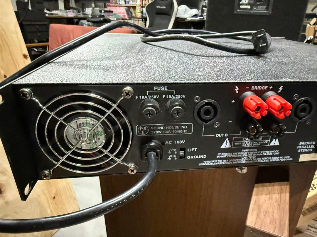 クラシックプロ　CP 1000 パワーアンプ