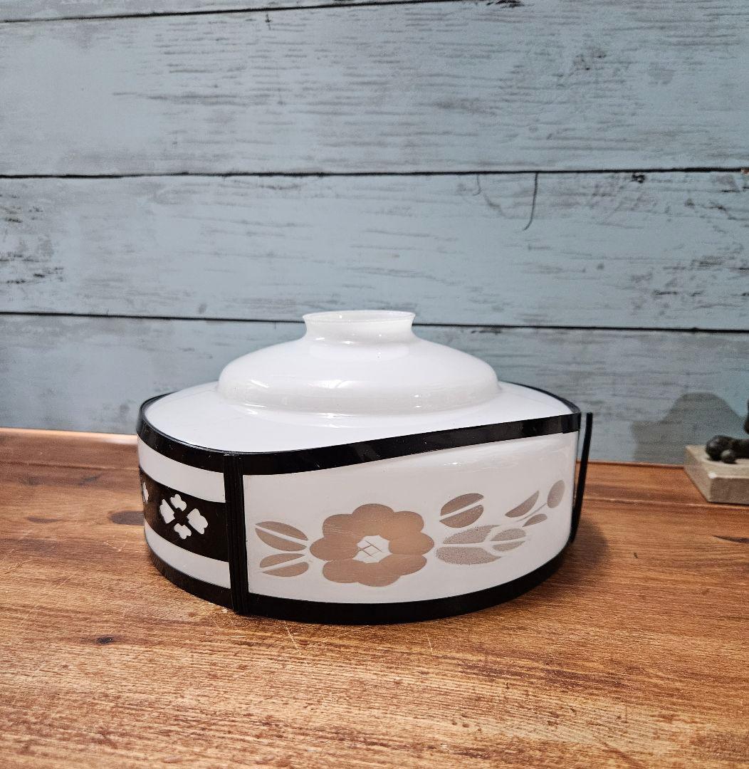 POW(Pictures On Walls) 限定カタログ 2010