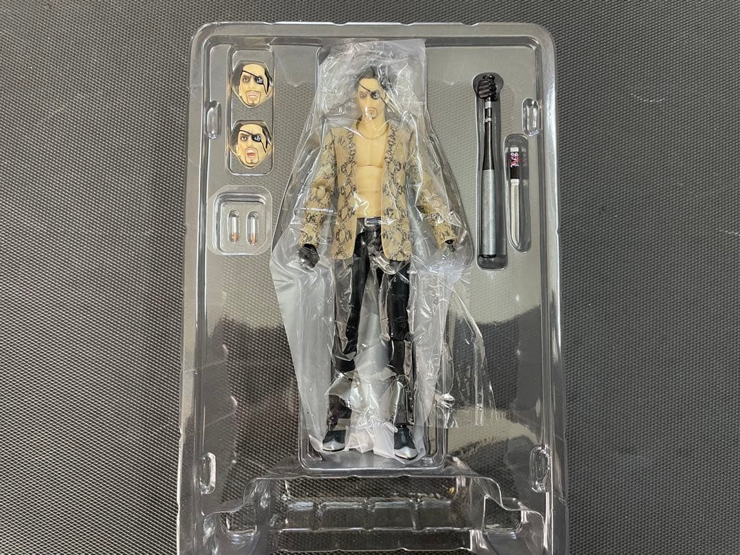 figma 325 龍が如く 真島吾郎 フィギュア