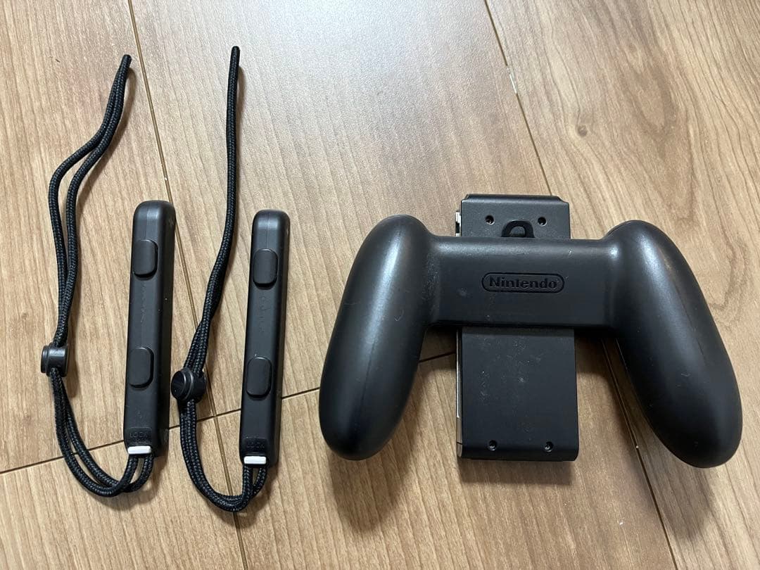 Nintendo Switch 本体 青/赤 Joy-Con付き　中古品