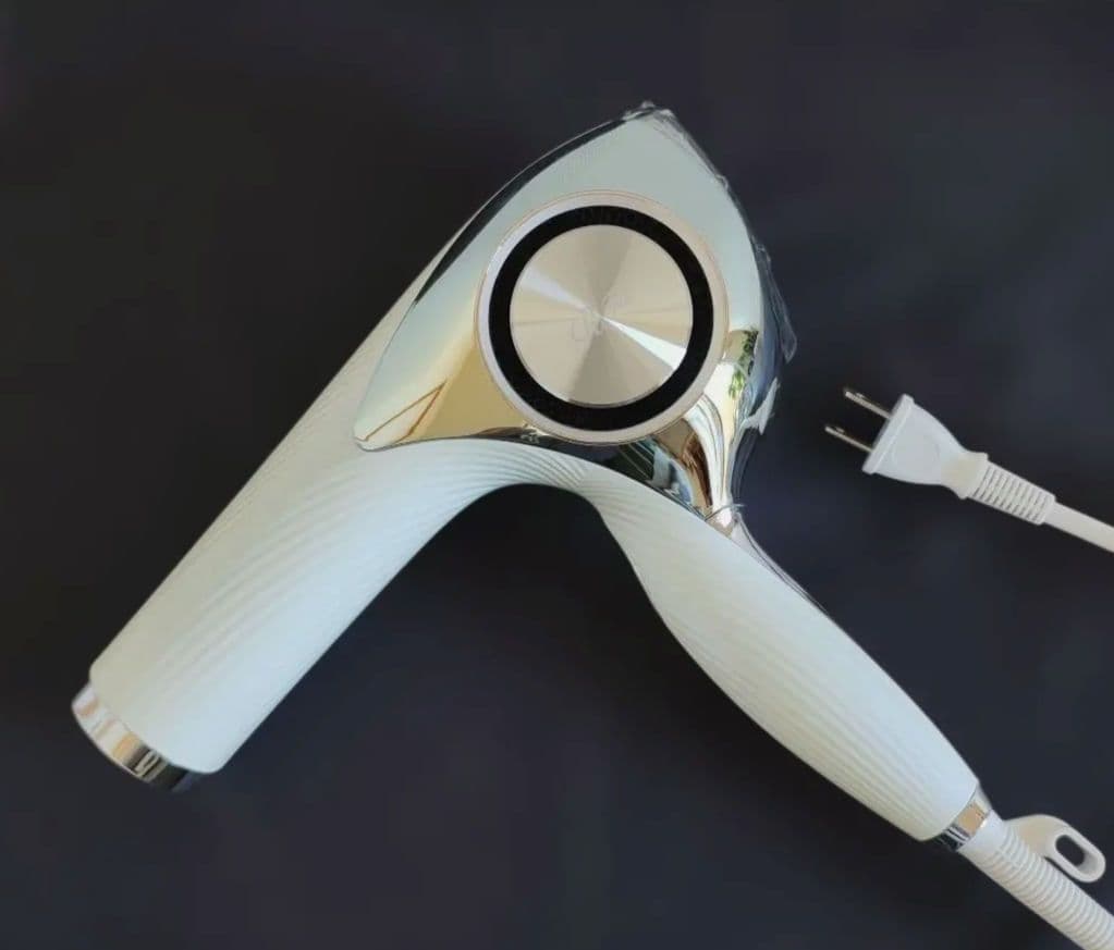 ・期間限定週末最終値下げ 美容師がすすめる リファビューテック ドライヤープロ