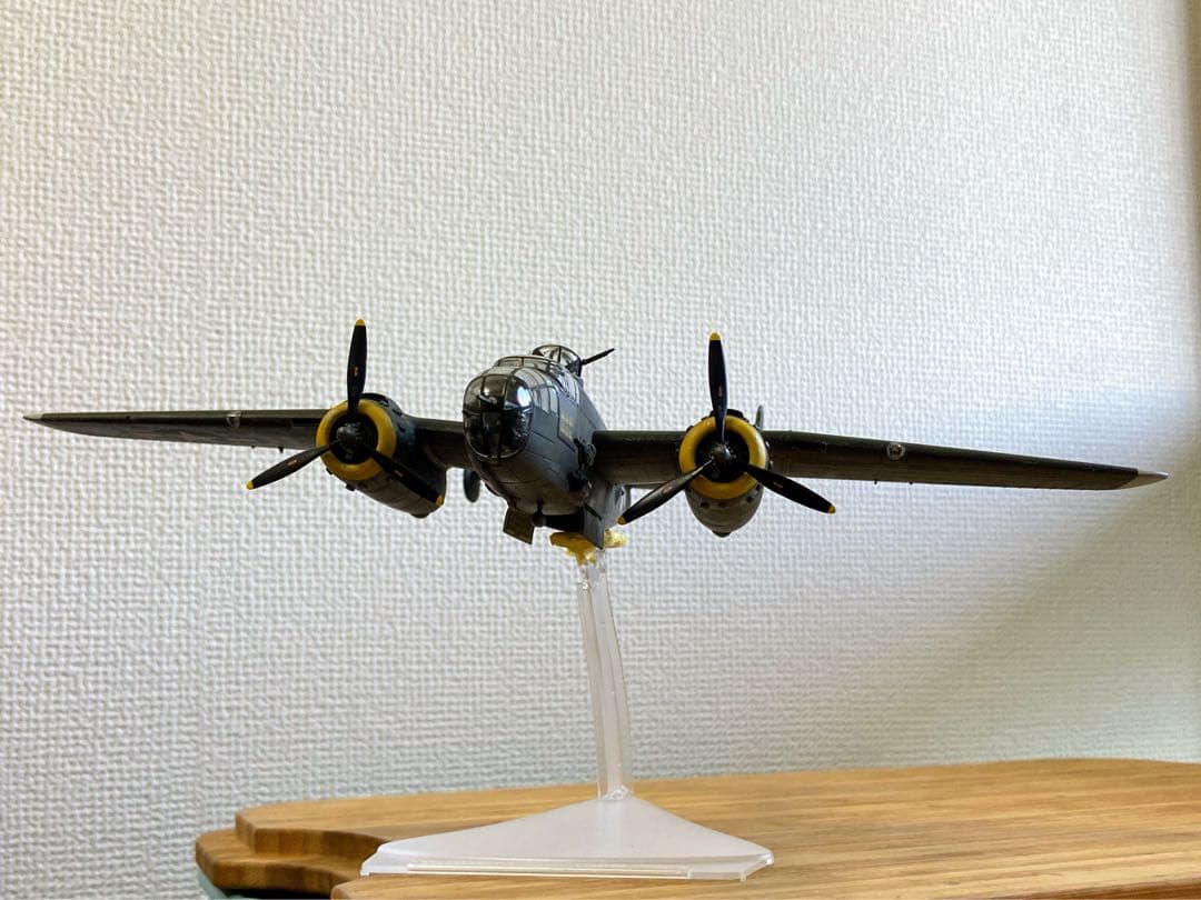 ハセガワ 1/72 B-25 飛行状態完成品 模型・プラモデル