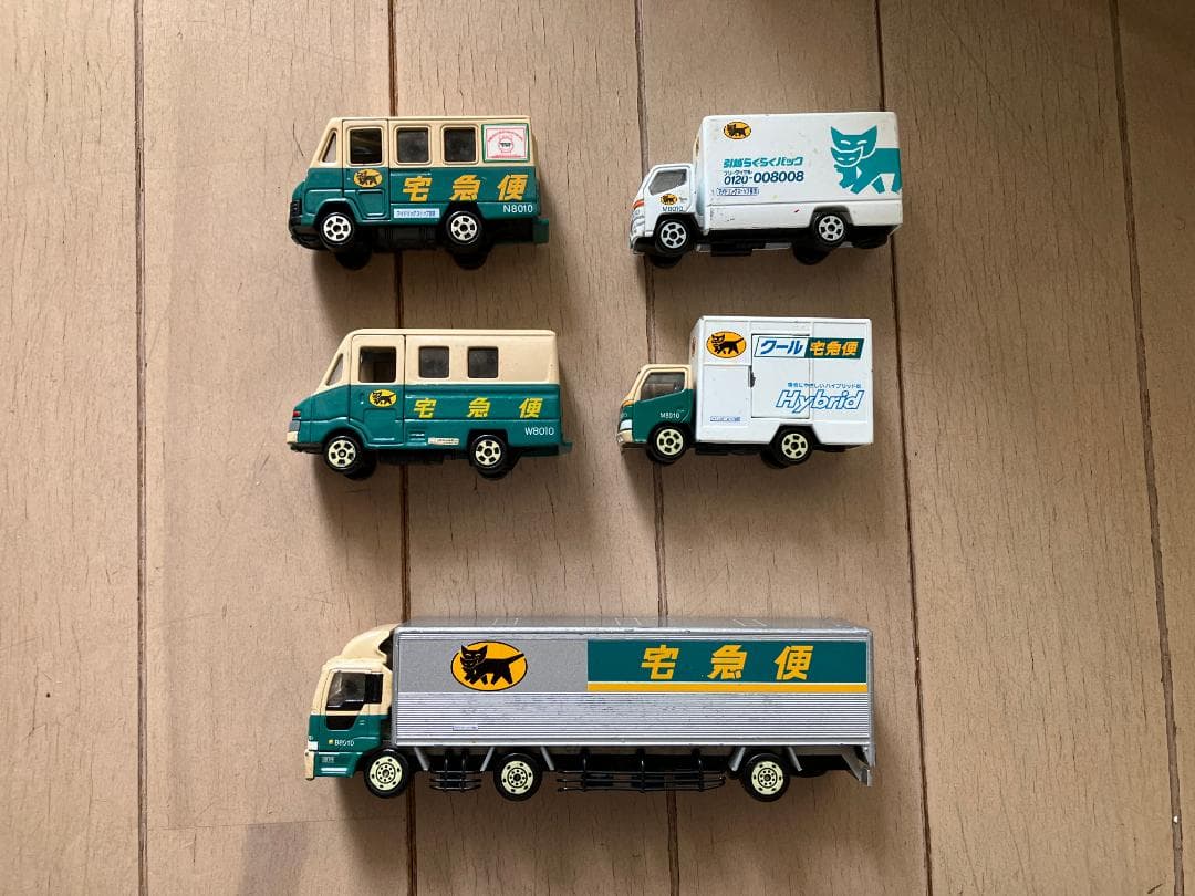 684_ヤマト運輸 トミカサイズミニカー ５台セット ディスプレイケース付