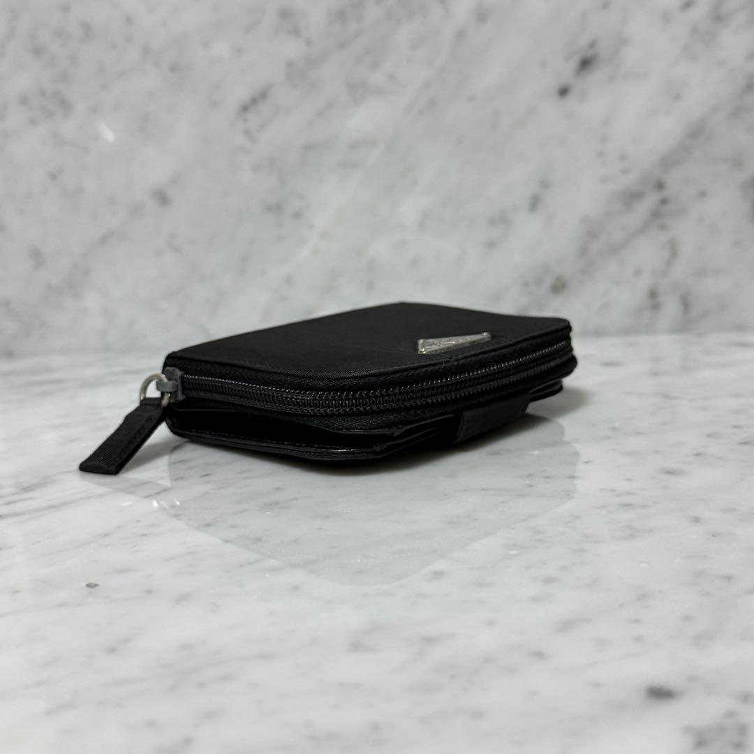 PRADA プラダ 二つ折り財布 ナイロン ブラック 黒 ジップ トライアングル