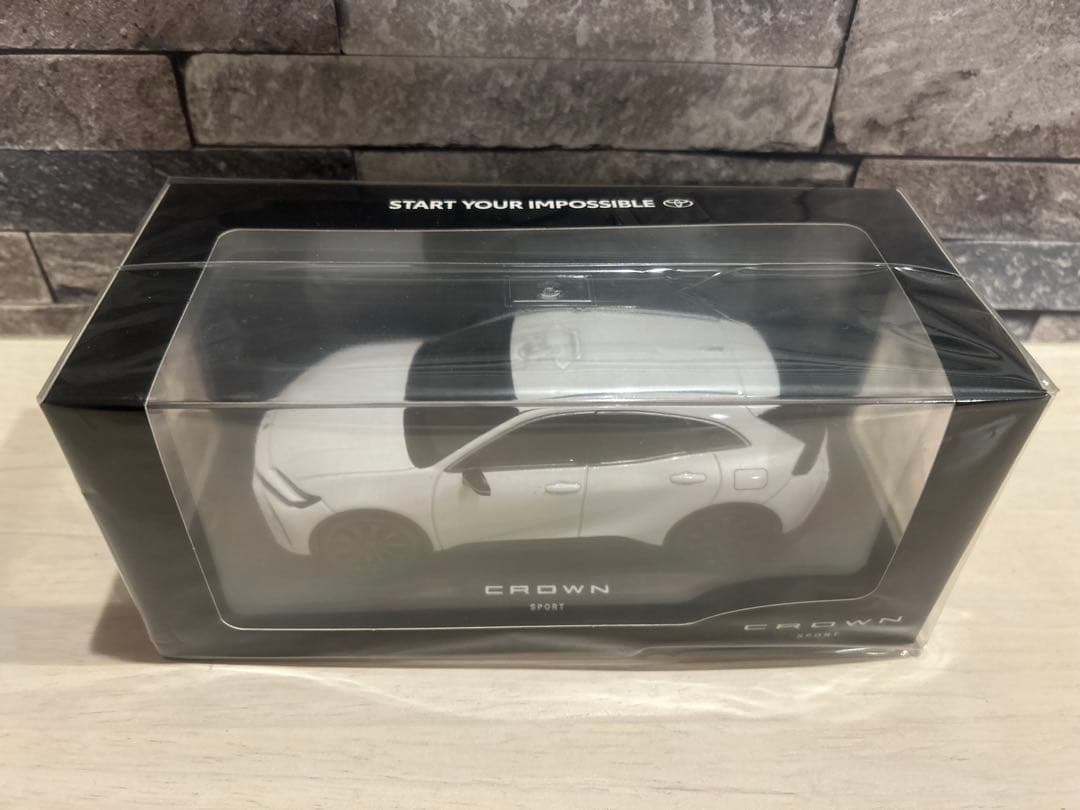 ★未使用品★トヨタ クラウンスポーツ サンプル ミニカー