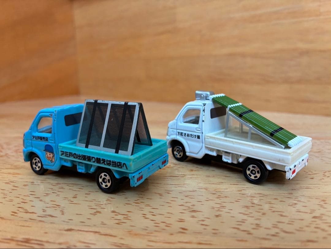 トミカミニカー どこか懐かしい街で見かけるくるまセット外箱あり タカラトミー
