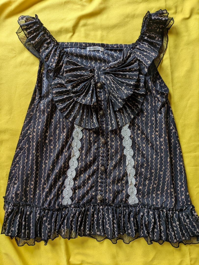 リボン付きタンクトップ（ベージュ・黒）6枚セット