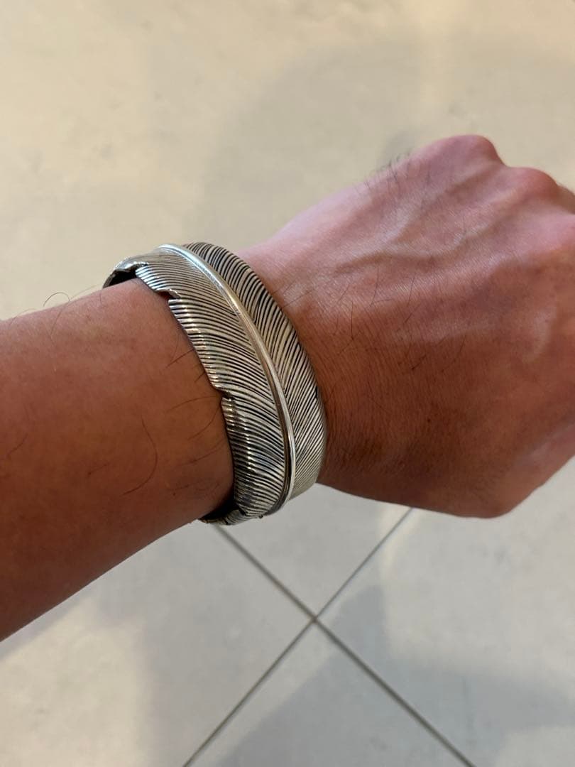 【24時間限定特価】ハーヴィーメイス　フェザーバングル 25mm