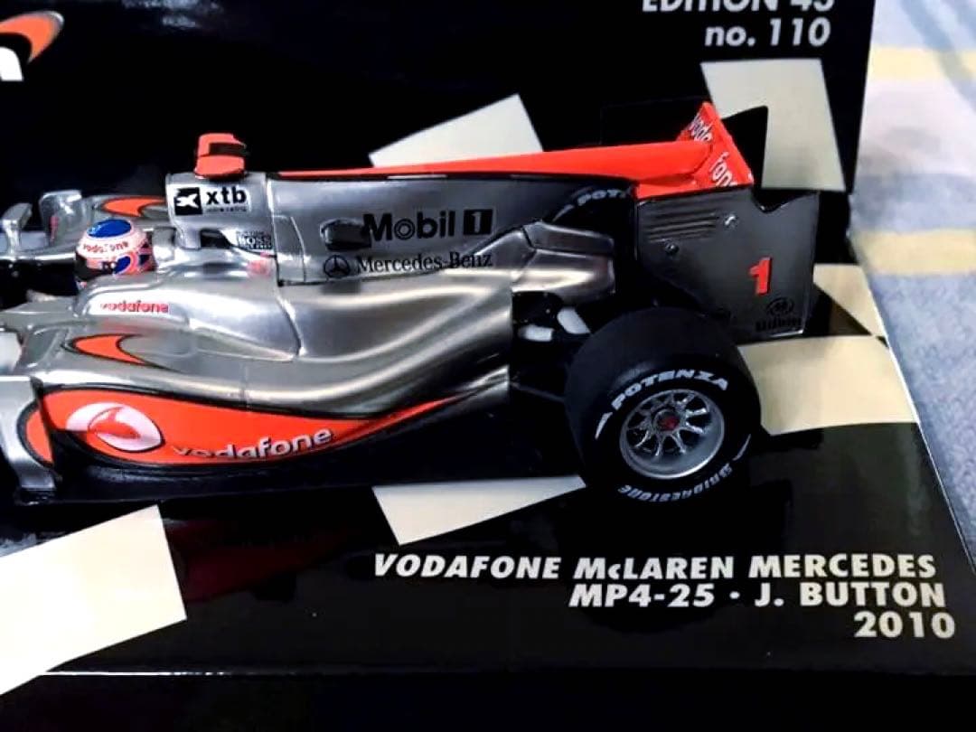 ミニチャンプス 1/43 マクラーレン・メルセデス MP4-25 J. バトン