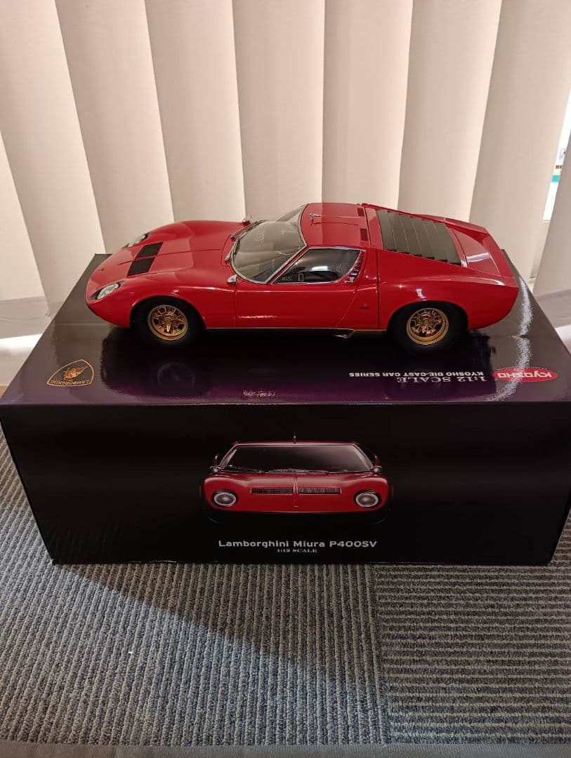 ランボルギーミウラ　京商 3億円が無理なら2万円の「ミウラ」で！ 京商の1/18スケール