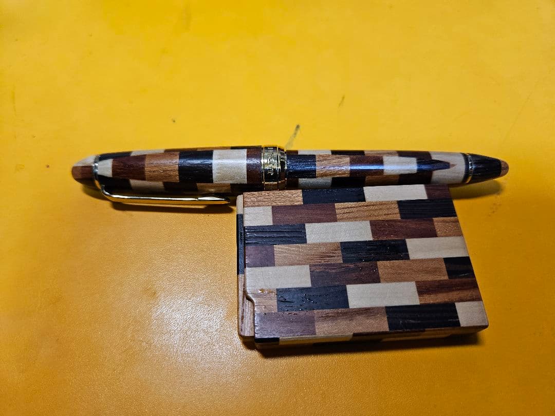 セーラー万年筆寄木万年筆中字Mニブ