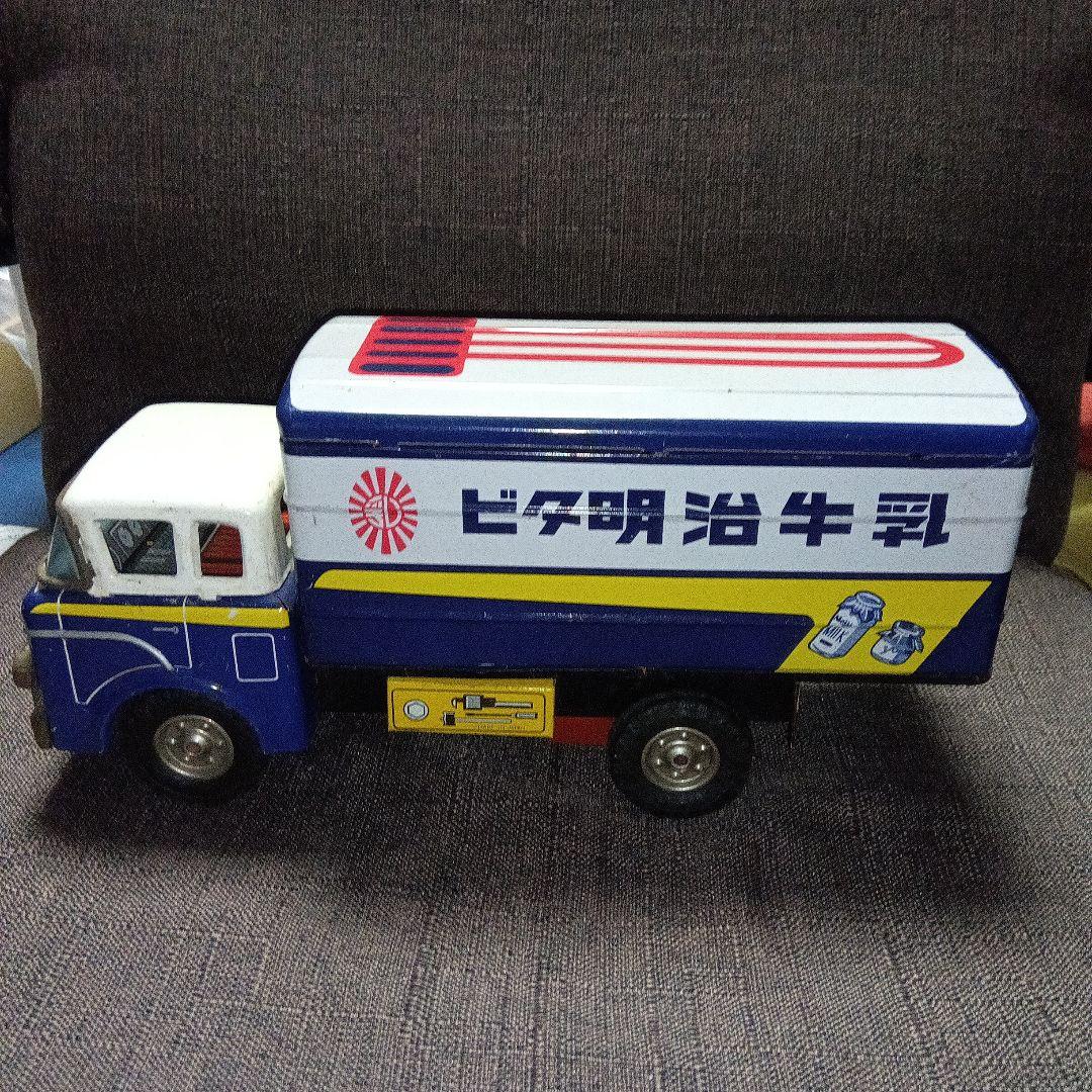 う*る様 ウルトラ重機(当時は) ビタ明治牛乳ミルクトラック