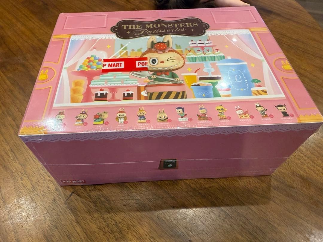 ポップマート LABUBU ザ・モンスター・パティシエシリーズ アソートボックス