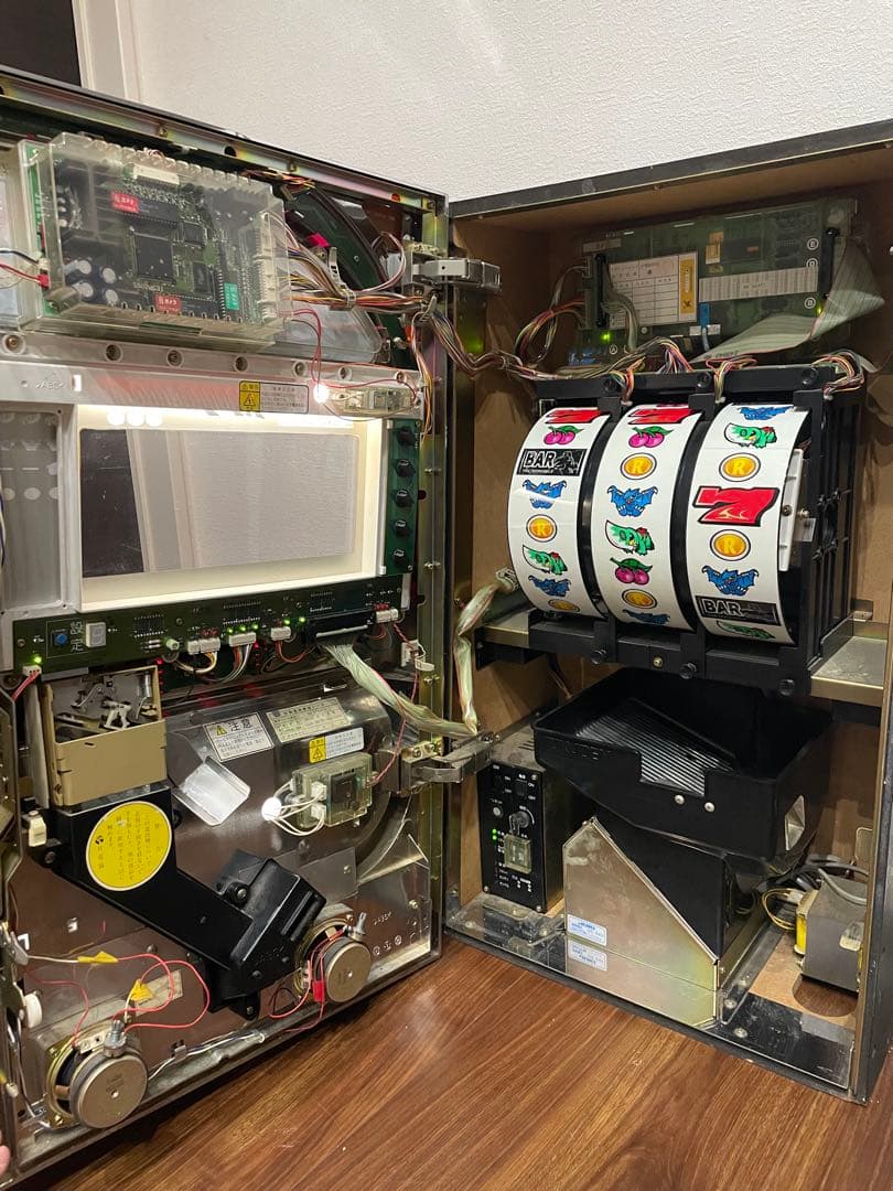 ガメラ 4号機実機 ロデオ 送料コミ GAMERA スロットマシン