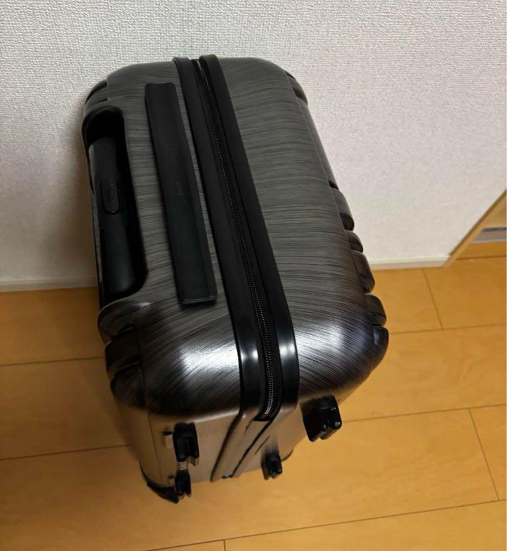 NATIONAL GEOGRAPHIC キャリーケース シルバー ナショナルジオ