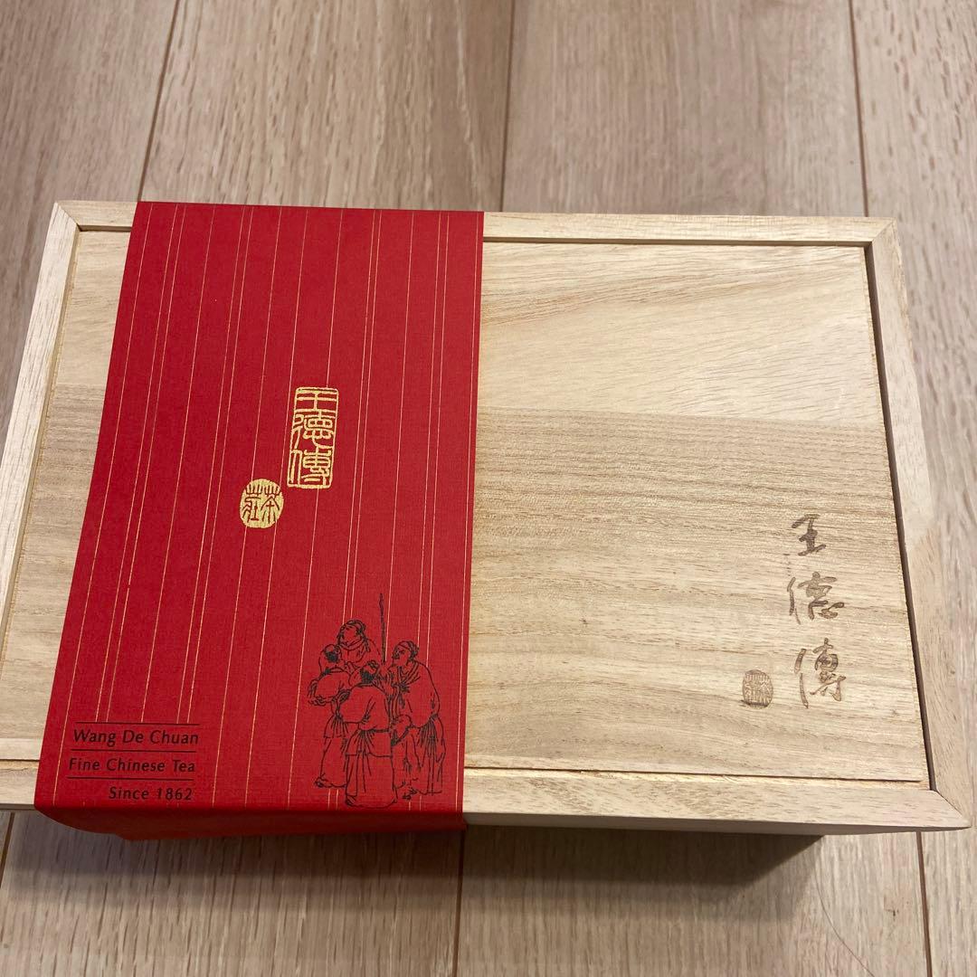 王徳傳 烏龍茶 2個セット王徳傳 台湾ウーロン茶 2缶セット 木製箱入り