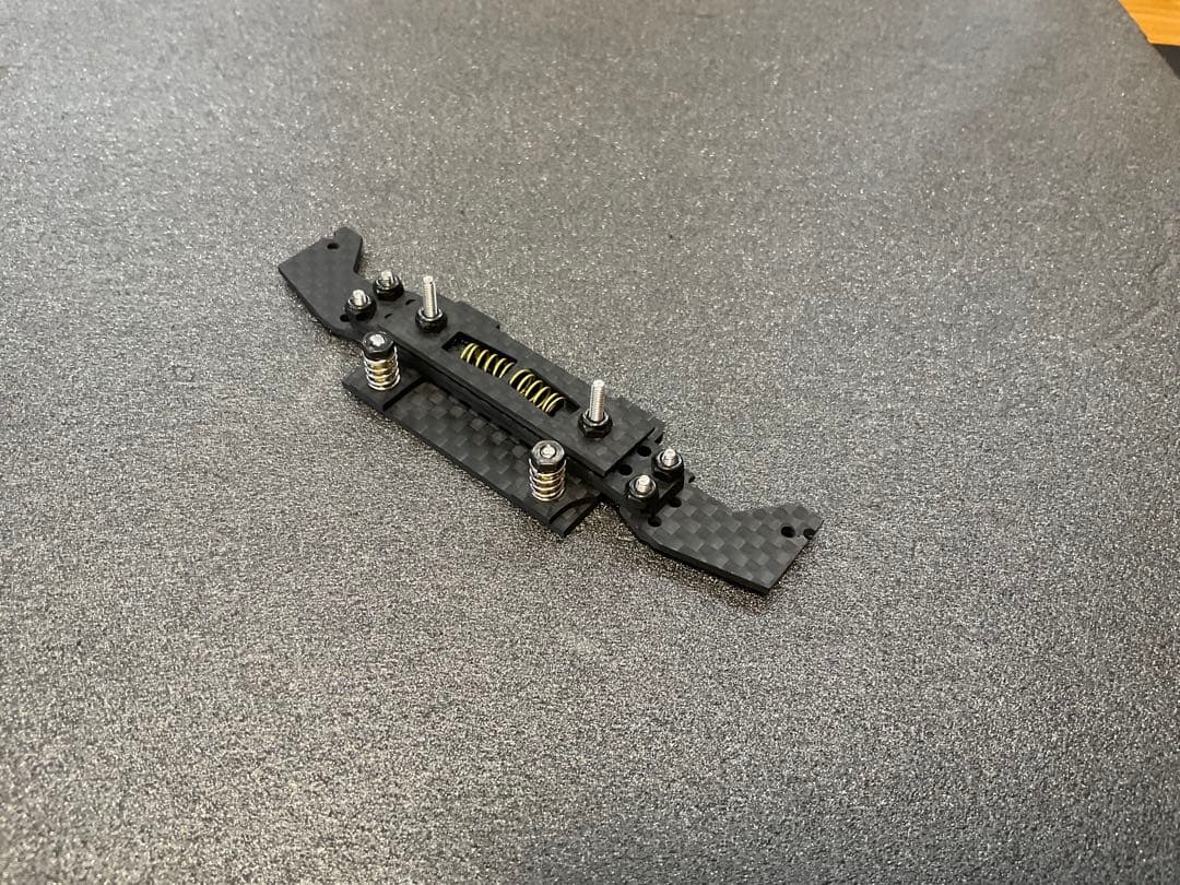 ミニ四駆　フロントスラダン ミニ四駆】フロントにスライドダンパーがするりとハマる…！ - コース