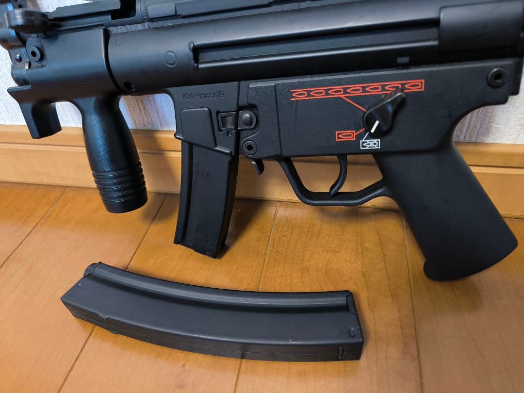 東京マルイHKMP5Kクルツお買い得フルセット充電器バッテリーロングマガジン付き