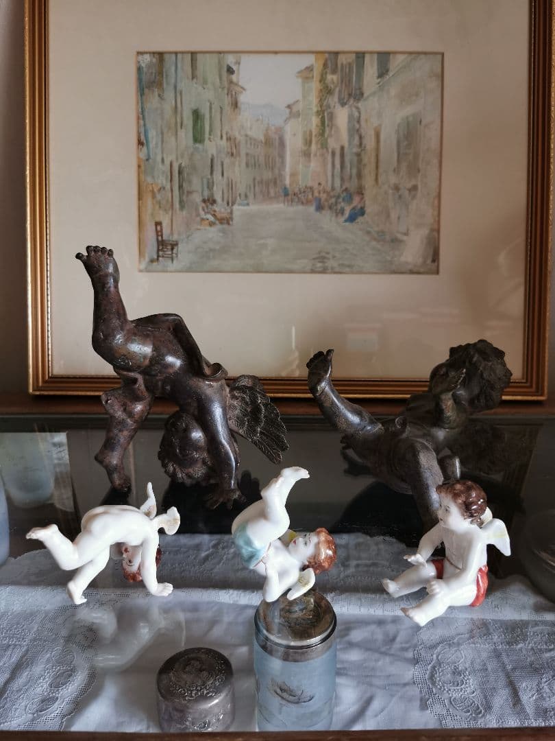 アンティークドイツドイツポーセリンでんぐり返し子供天使 フィギュ