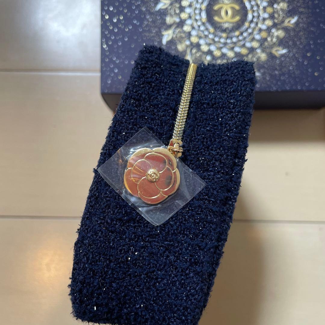 CHANEL 2025 クリスマスコフレ ポーチ 新品未使用、サンプル多数