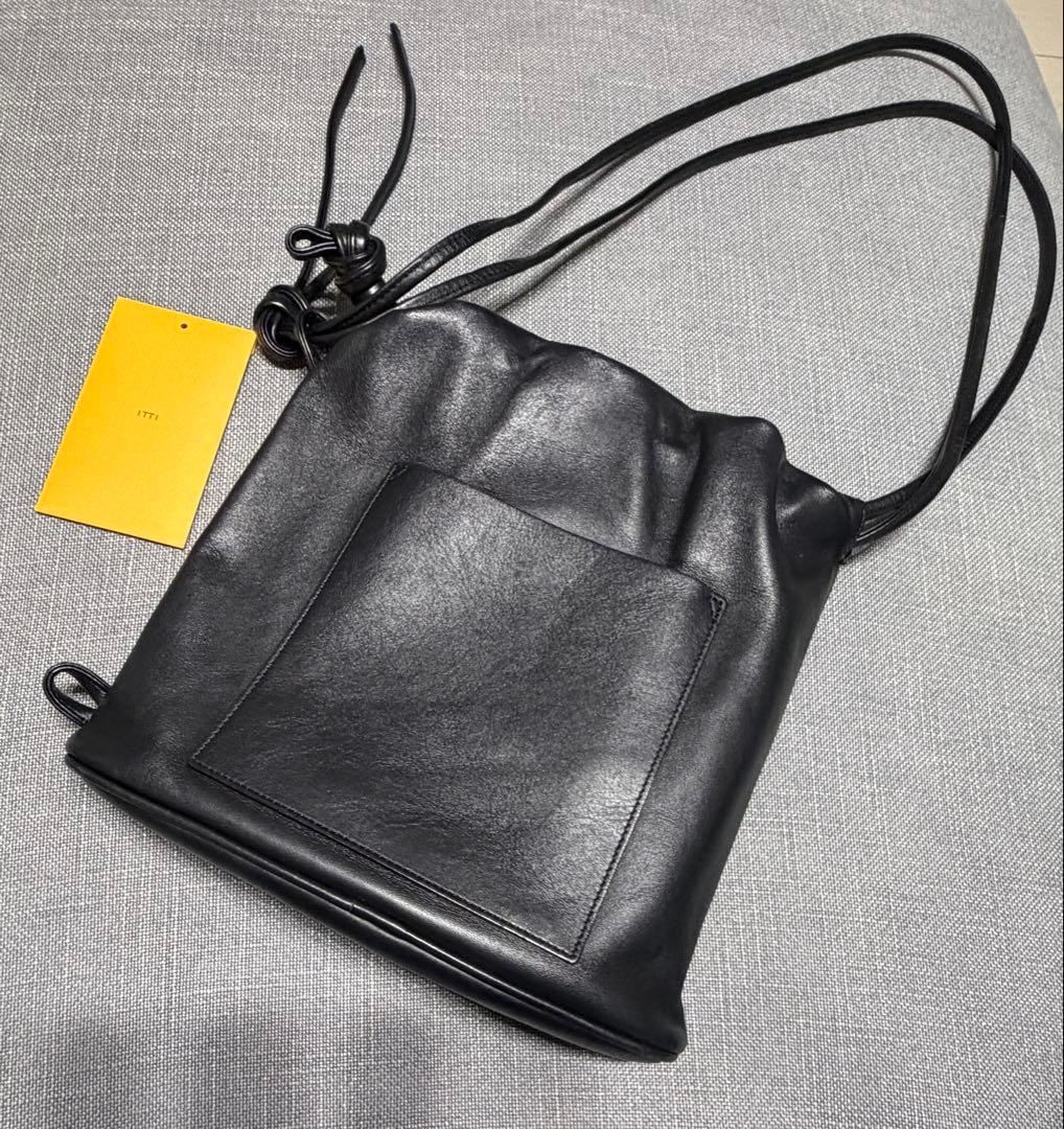 LA PEAU DE GEM レザー 巾着型ショルダーバッDRAWSTING