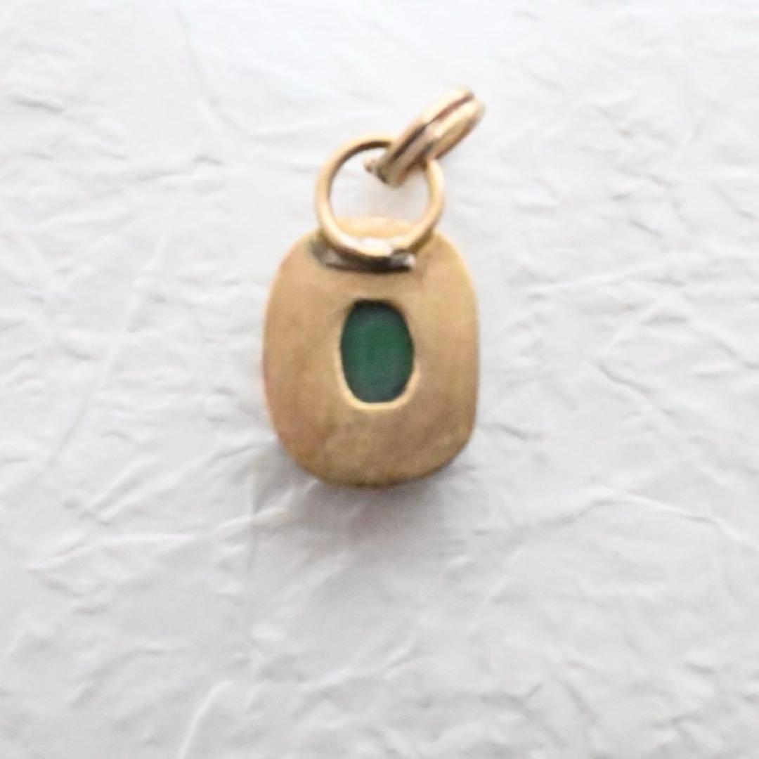 ロト　アウトレット糸魚川翡翠ペンダントトップ　糸魚川翡翠黒翡翠勾玉