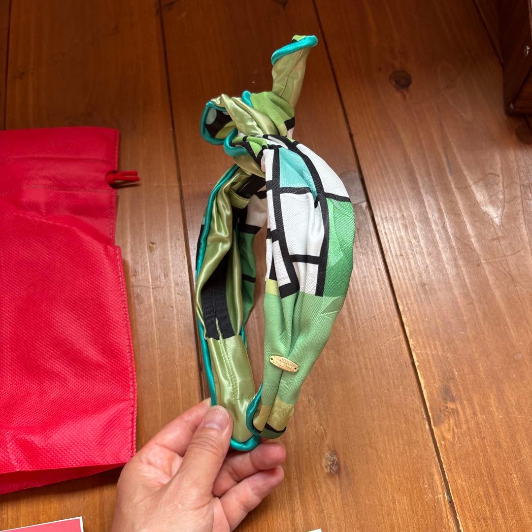 未使用　ラ・マジョリーナ　カチューシャ⭐️