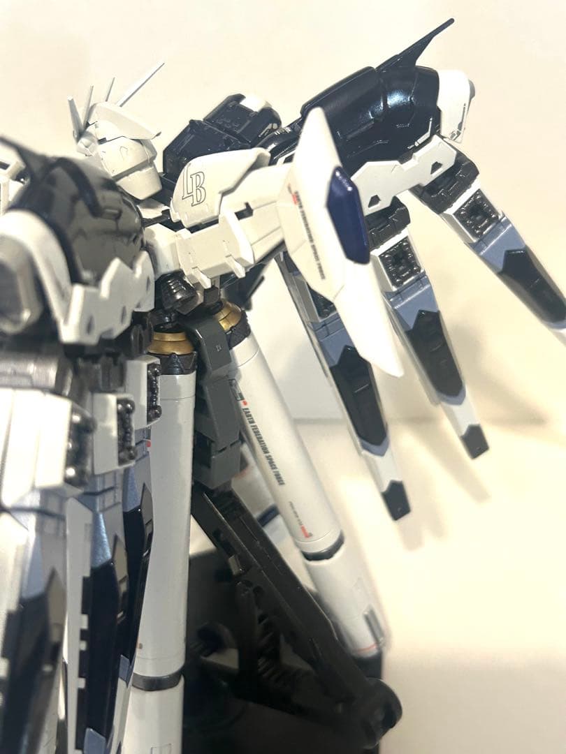 RG Hi-νガンダム　完成品　全塗装