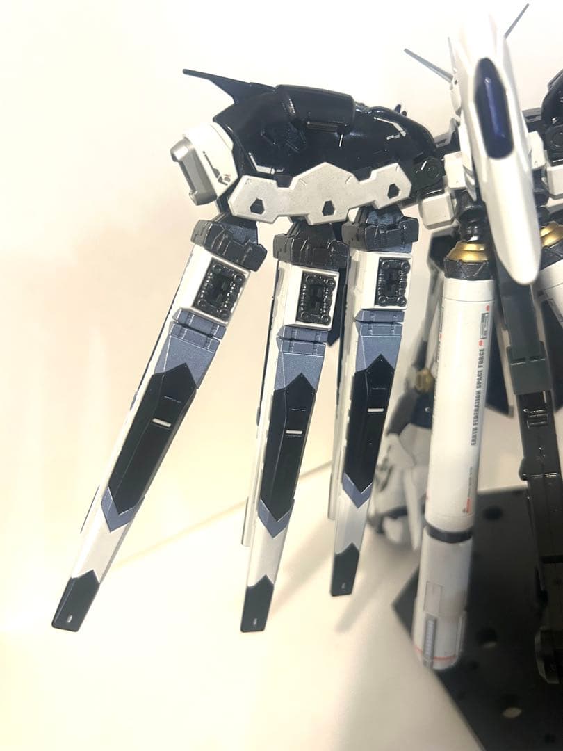 RG Hi-νガンダム　完成品　全塗装