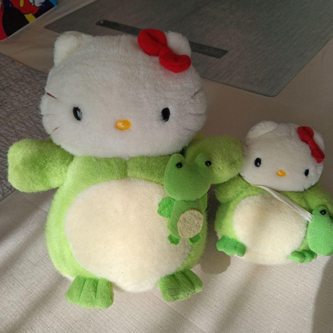 ハローキティ　カエルきぐるみ　　 大小セット