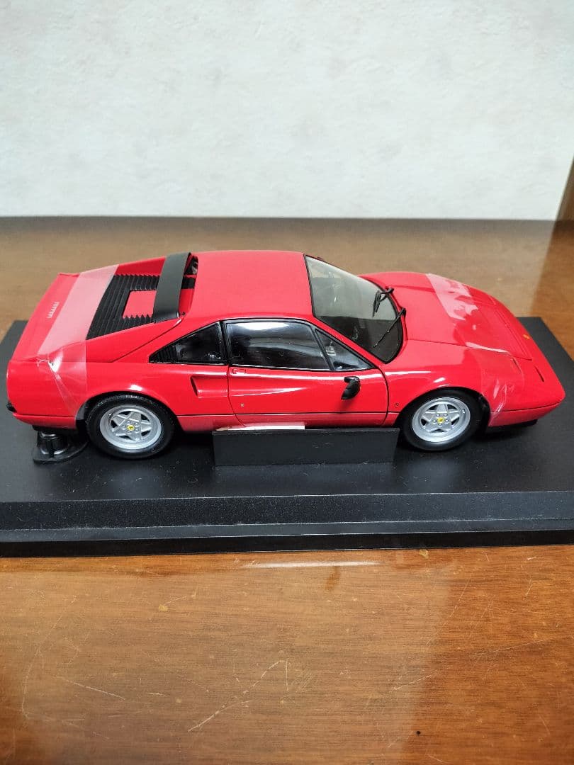 京商1/18フェラーリ328GＴＢ（1988）レッド