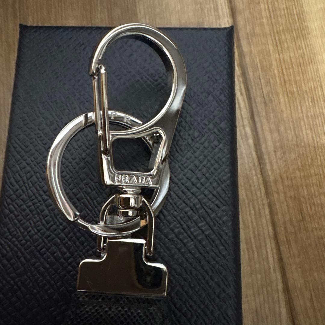 みい様 専用PRADA ブラック レザー キーリング