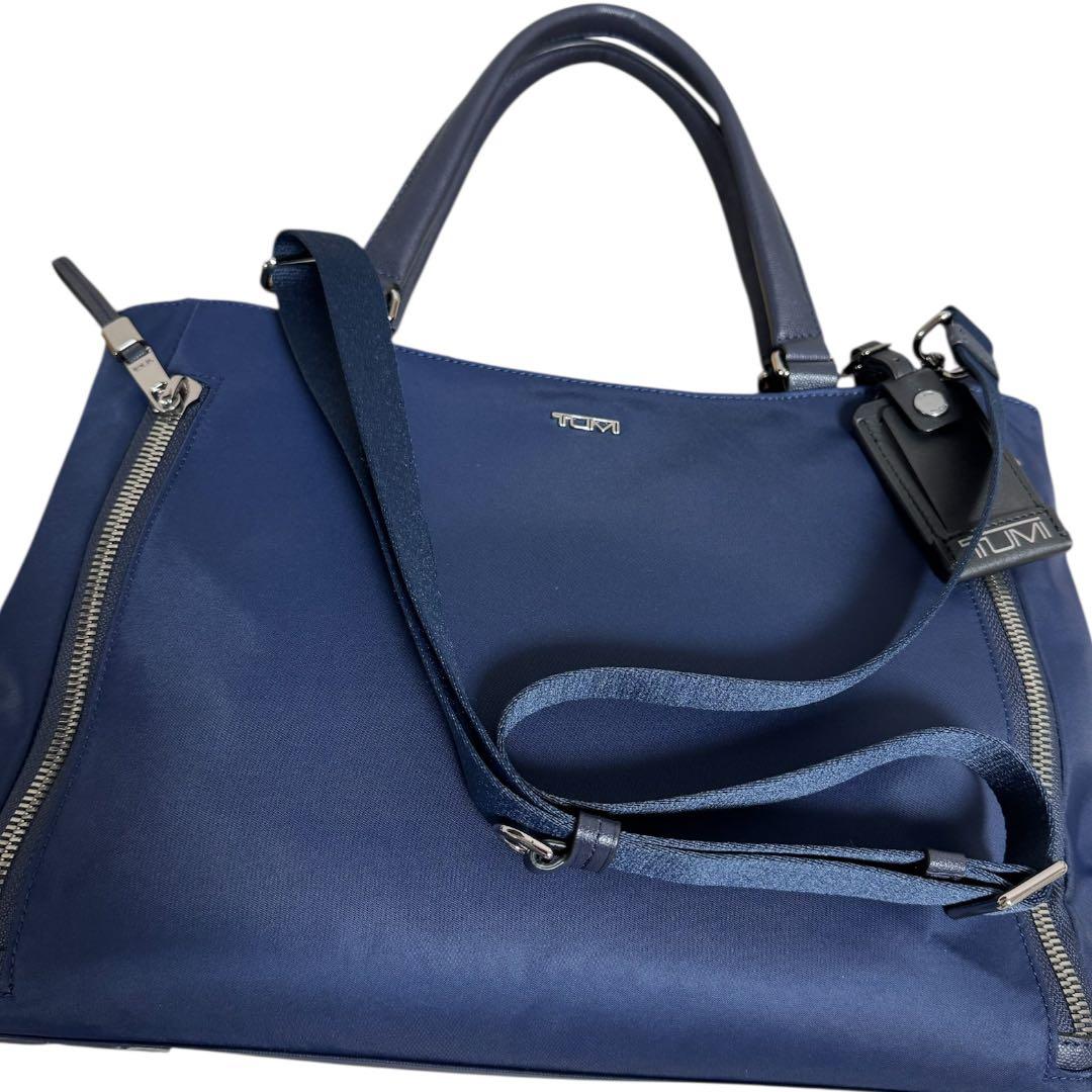 ✨美品✨TUMI ヴァレッタ ラージトートバッグ ネイビー 2way 通勤 A4
