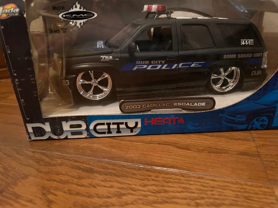 2002 CADILLAC ESCALADE 1／24