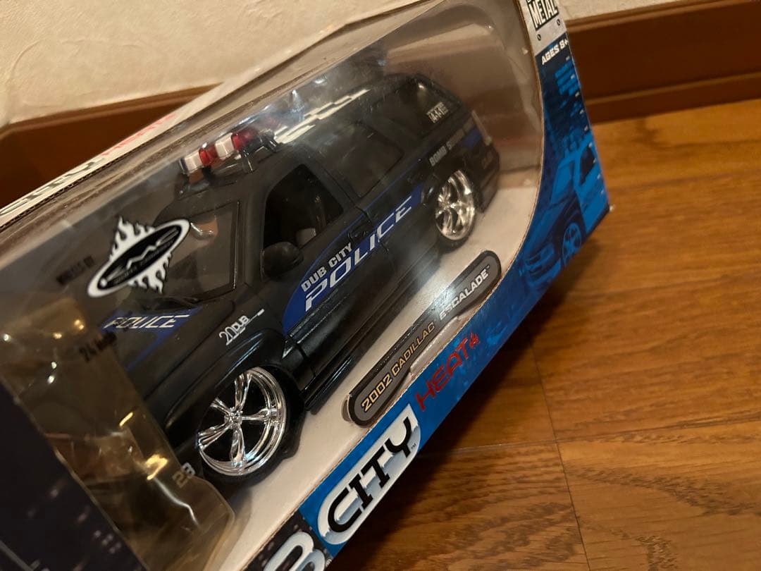 2002 CADILLAC ESCALADE 1／24