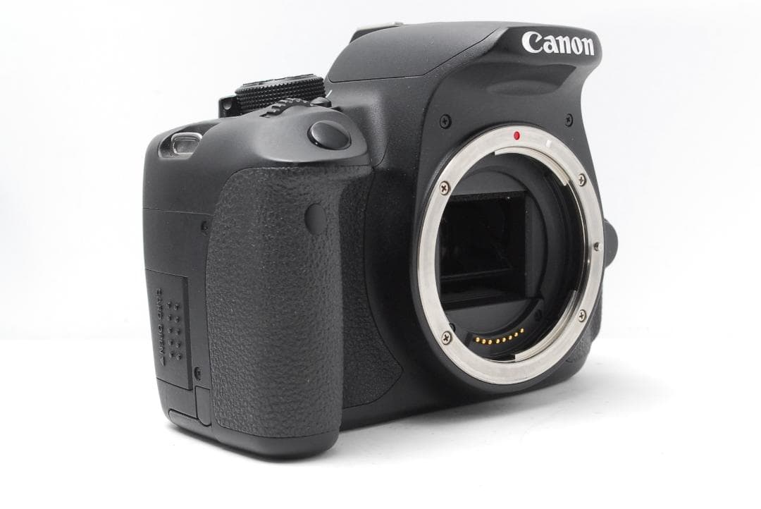 お買い得！ 1本のレンズで近くも遠くも撮れる♪Canon Kiss X7i バリ