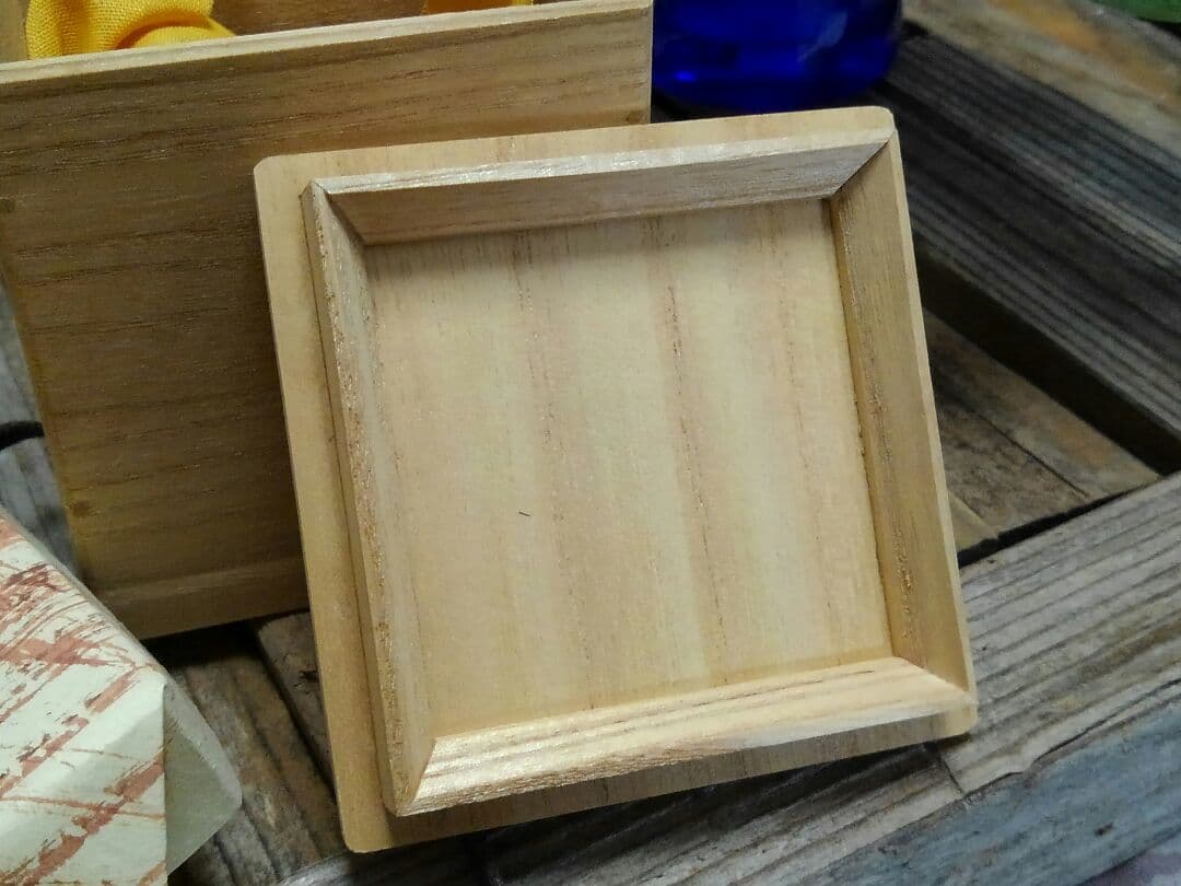 黄瀬戸 ぐい飲み 四方桟 桐箱付き ぐい飲み 美濃焼 骨董品 黄瀬戸 ぐい飲み