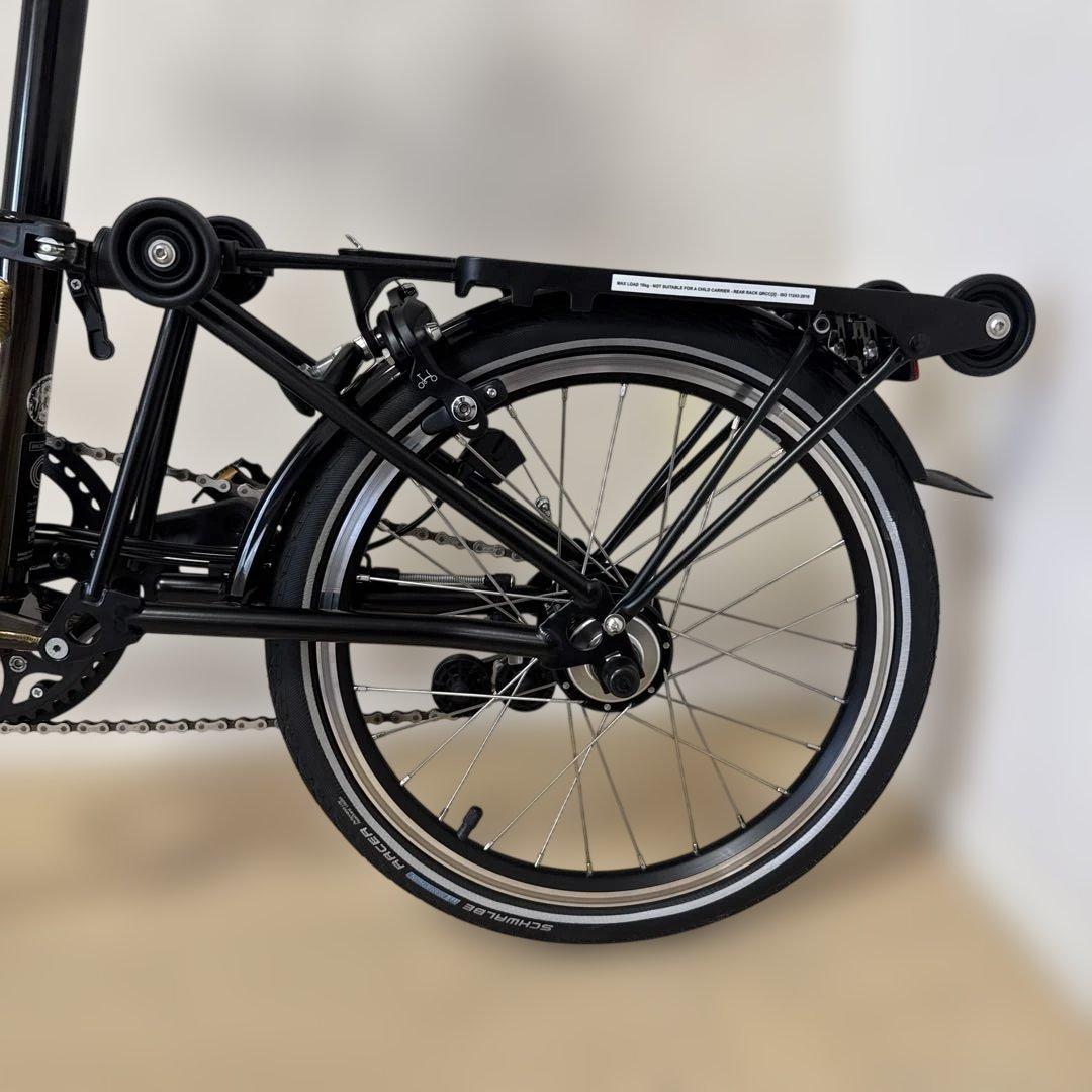 【BROMPTON】 《ブラックラッカー》2024年製 M6R折りたたみ自転車