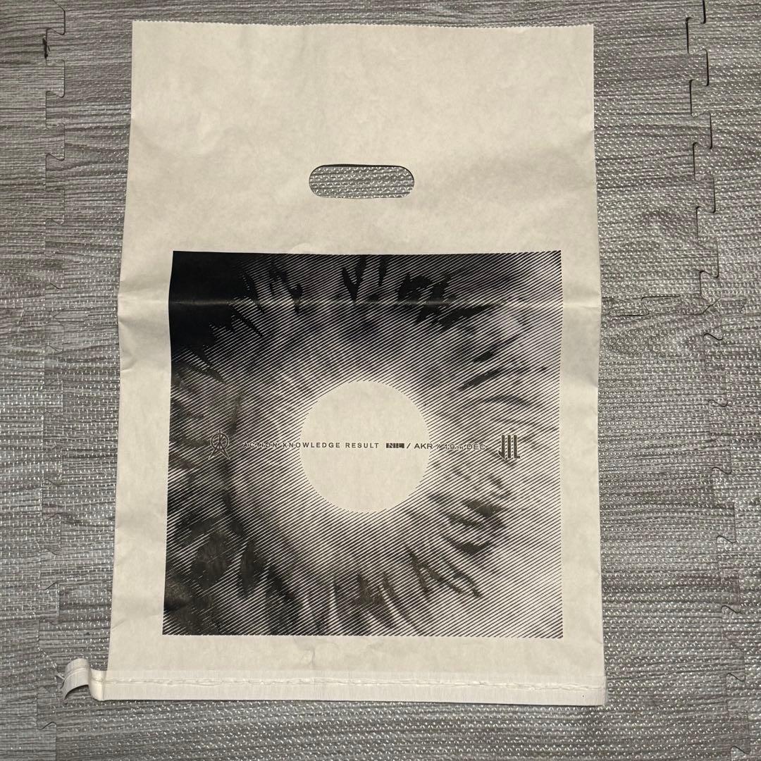 UVERworld ニルズ×AKR オリジナルTシャツセット 紙袋付属 彰 - メルカリ