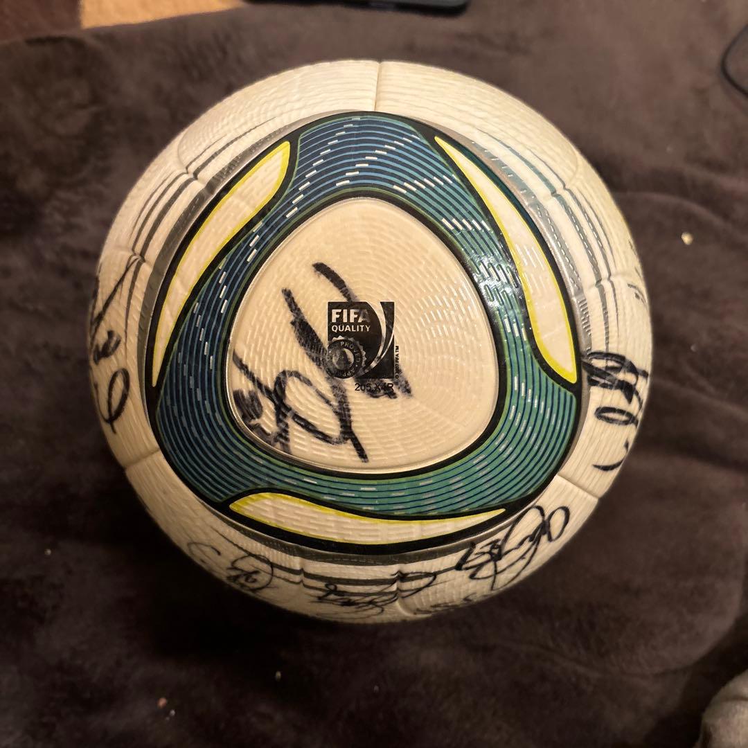 森保一監督、2015年サンフレッチェ広島所属メンバーのサイン入りJ