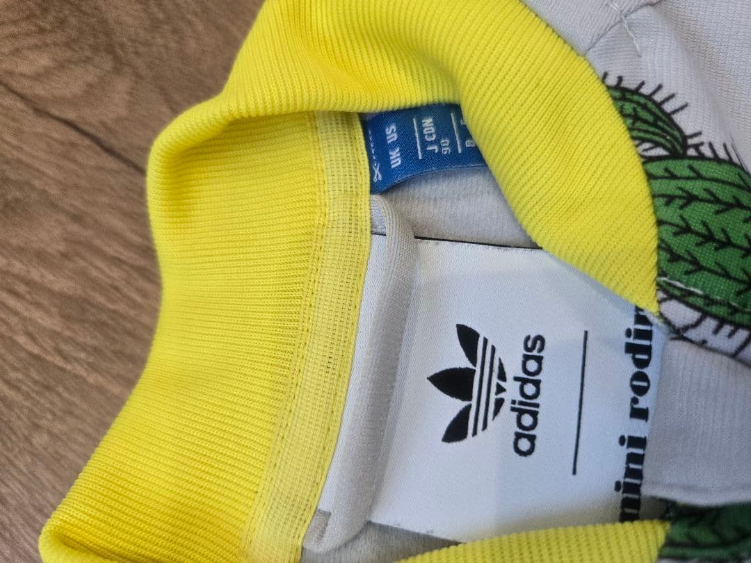 Mini Rodini×adidasコラボ　サボテン柄　セットアップ