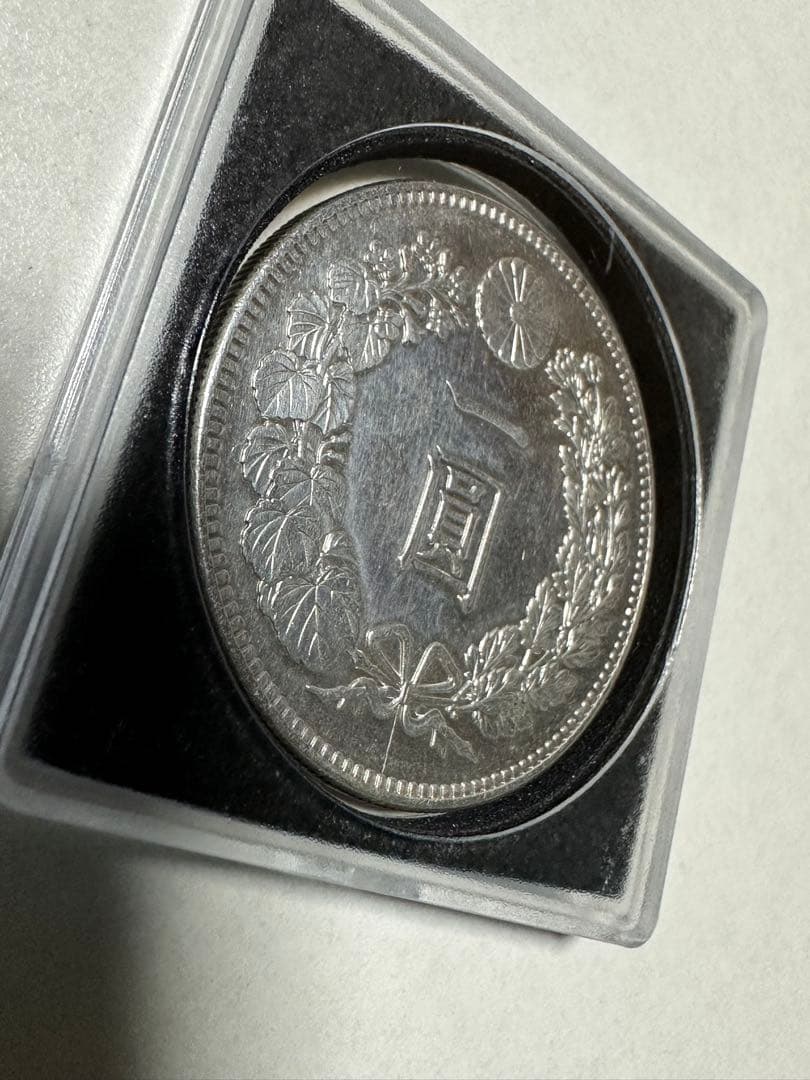 【本物保証】　極美品　トーン　一圓銀貨　明治35年銘　26.90g