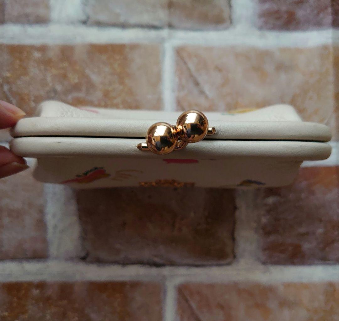 美品　COACHコーチ 財布 がま口 ノラキスロックケース 白