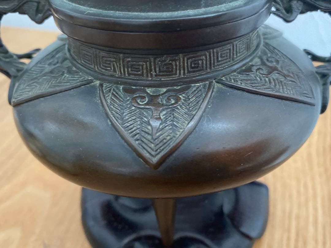 古玩 獅子蓋龍耳香炉 三脚香炉 銅器彫刻 香櫨 三つ足香炉 中国美術