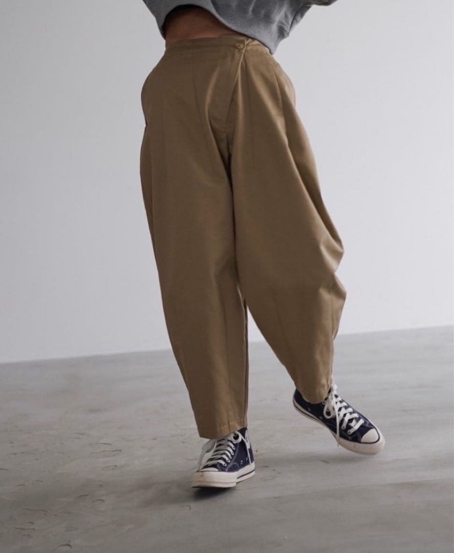 試着のみ！nala Cocoon chino M 美品 Nala cocoon chino pants ナラ コクーン チノパンツ ベージュ M