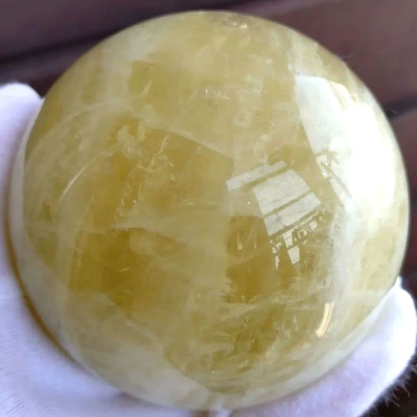 ☆きらりchan☆ 【割引特価】シトリン丸玉　1.5Kg（木製台座付き）