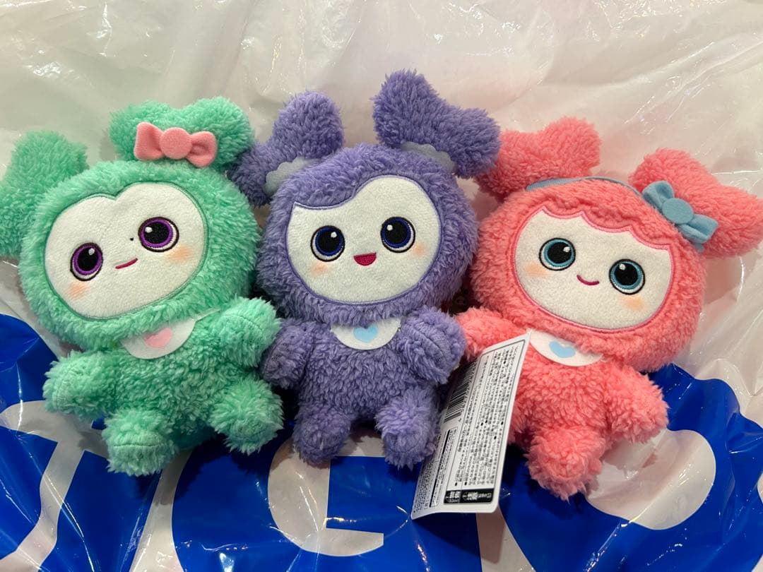 TWICE LOVELYS ふわもこおすわりぬいぐるみ ミナ モモ サナ ツウィ