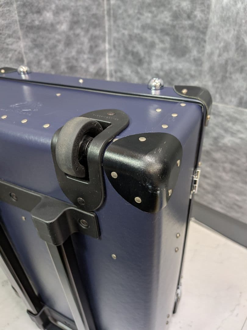 ②グローブトロッター ネイビー 2ホイール