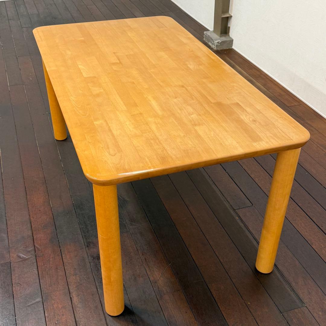 H111C19 カリモク karimoku ダイニングテーブル 四本脚
